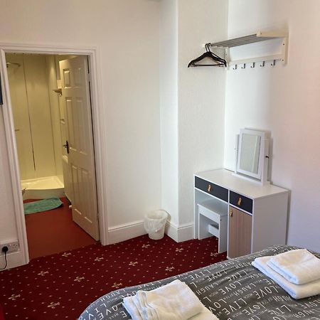 Marston Town Centre Villa Blackpool Ngoại thất bức ảnh