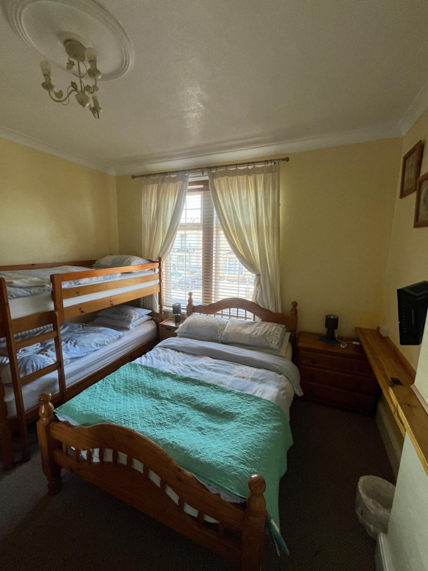 Marston Town Centre Villa Blackpool Ngoại thất bức ảnh