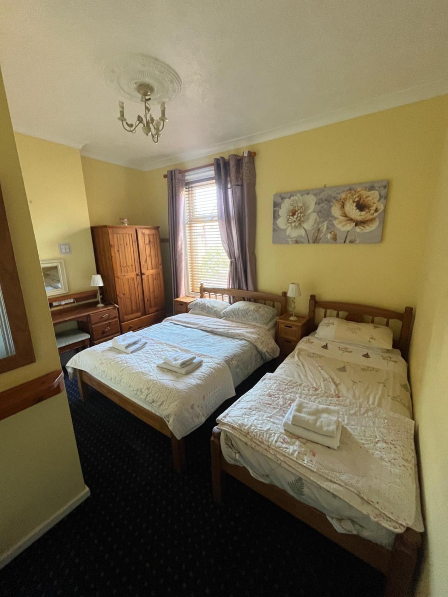 Marston Town Centre Villa Blackpool Ngoại thất bức ảnh