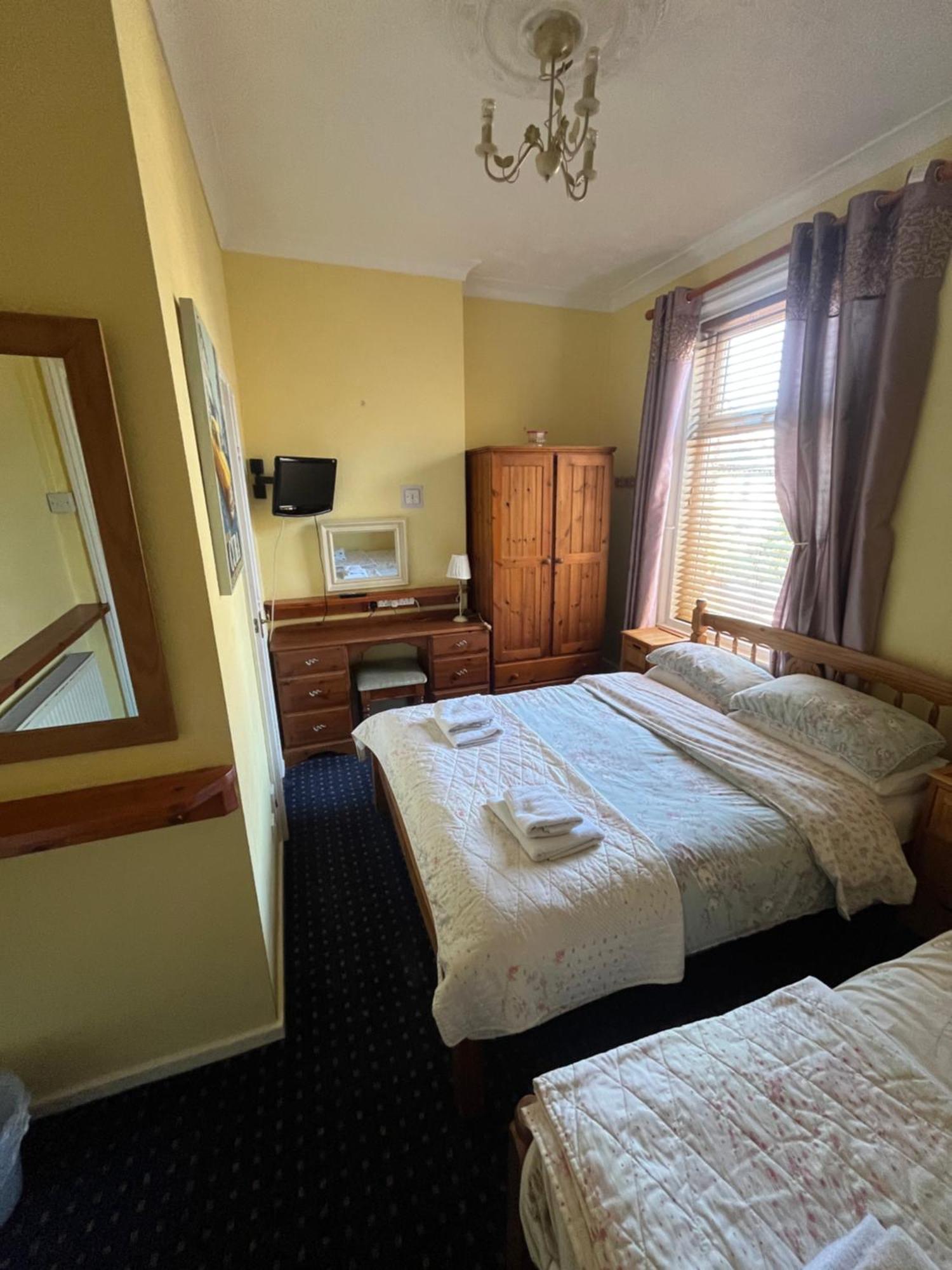Marston Town Centre Villa Blackpool Ngoại thất bức ảnh