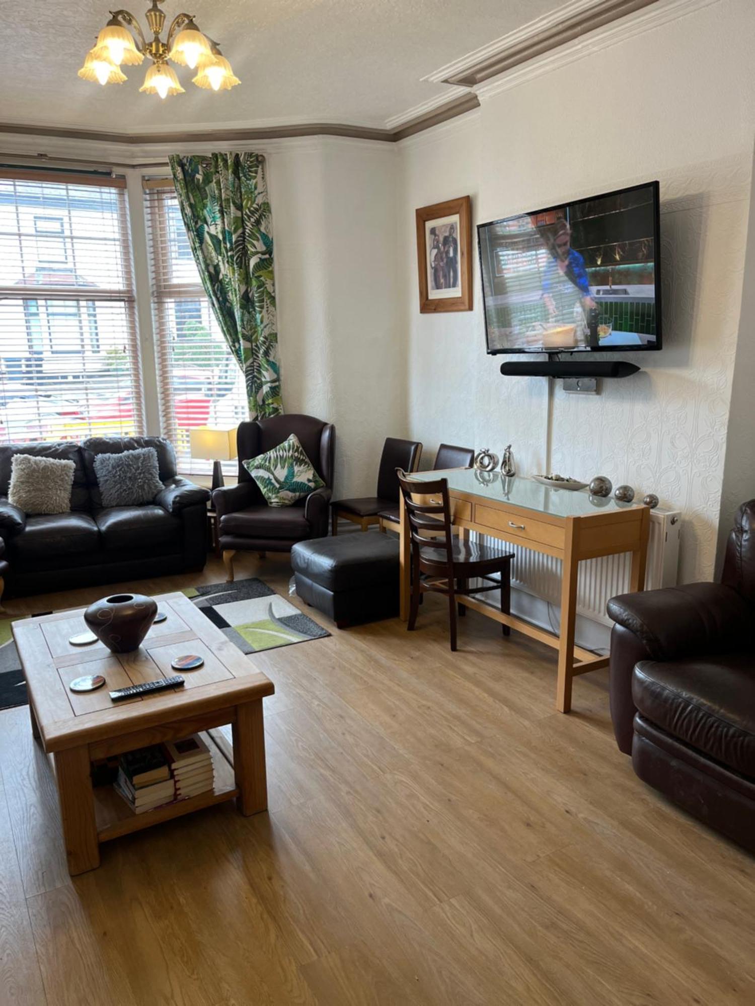 Marston Town Centre Villa Blackpool Ngoại thất bức ảnh