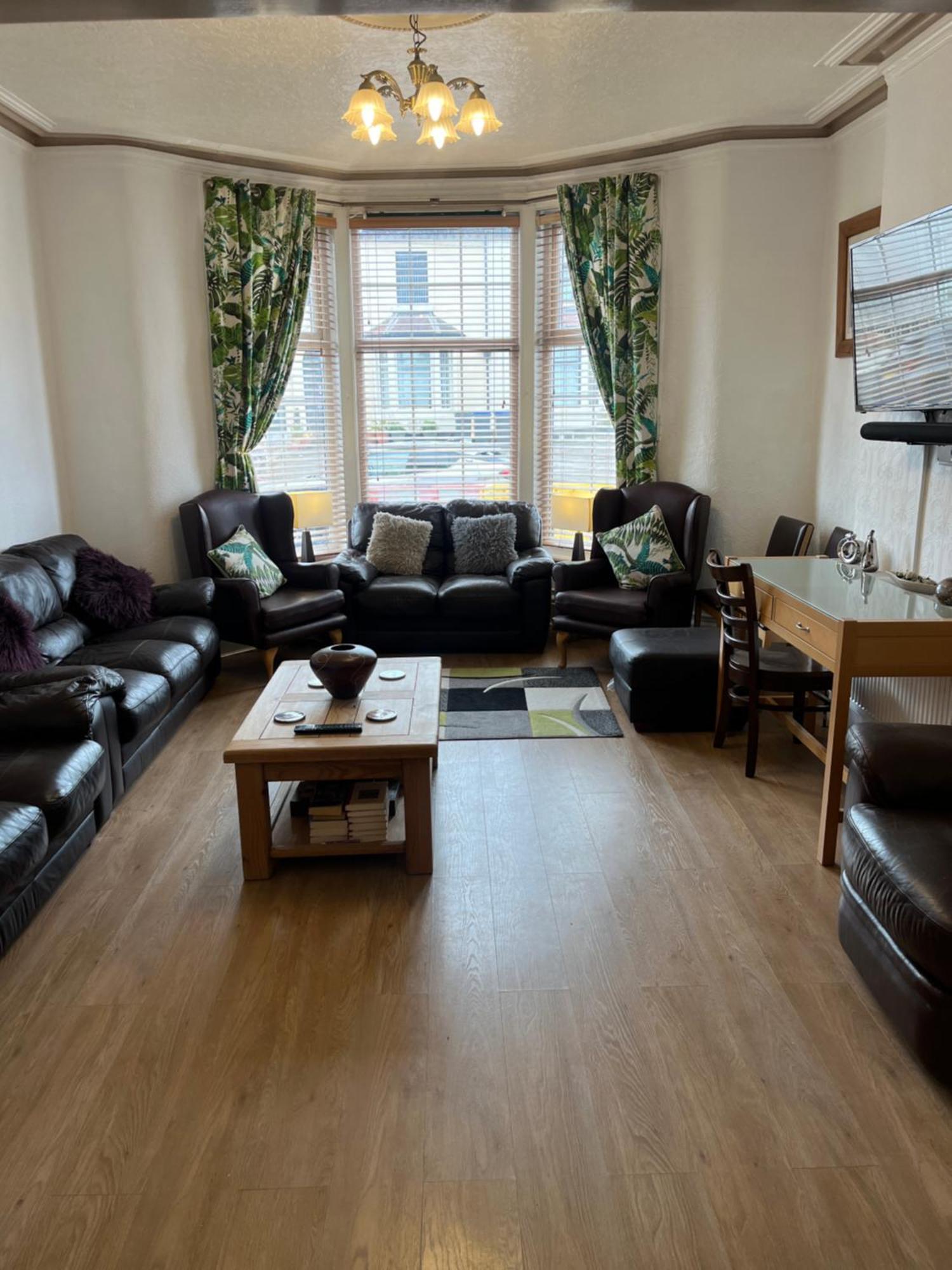 Marston Town Centre Villa Blackpool Ngoại thất bức ảnh